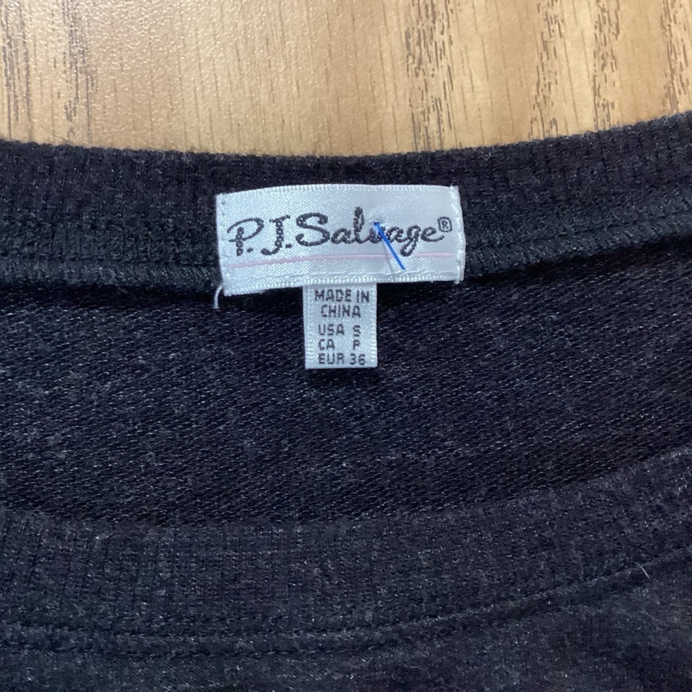 P.J. Salvage Long Sleeve Top Size Small - Picture 4 of 6